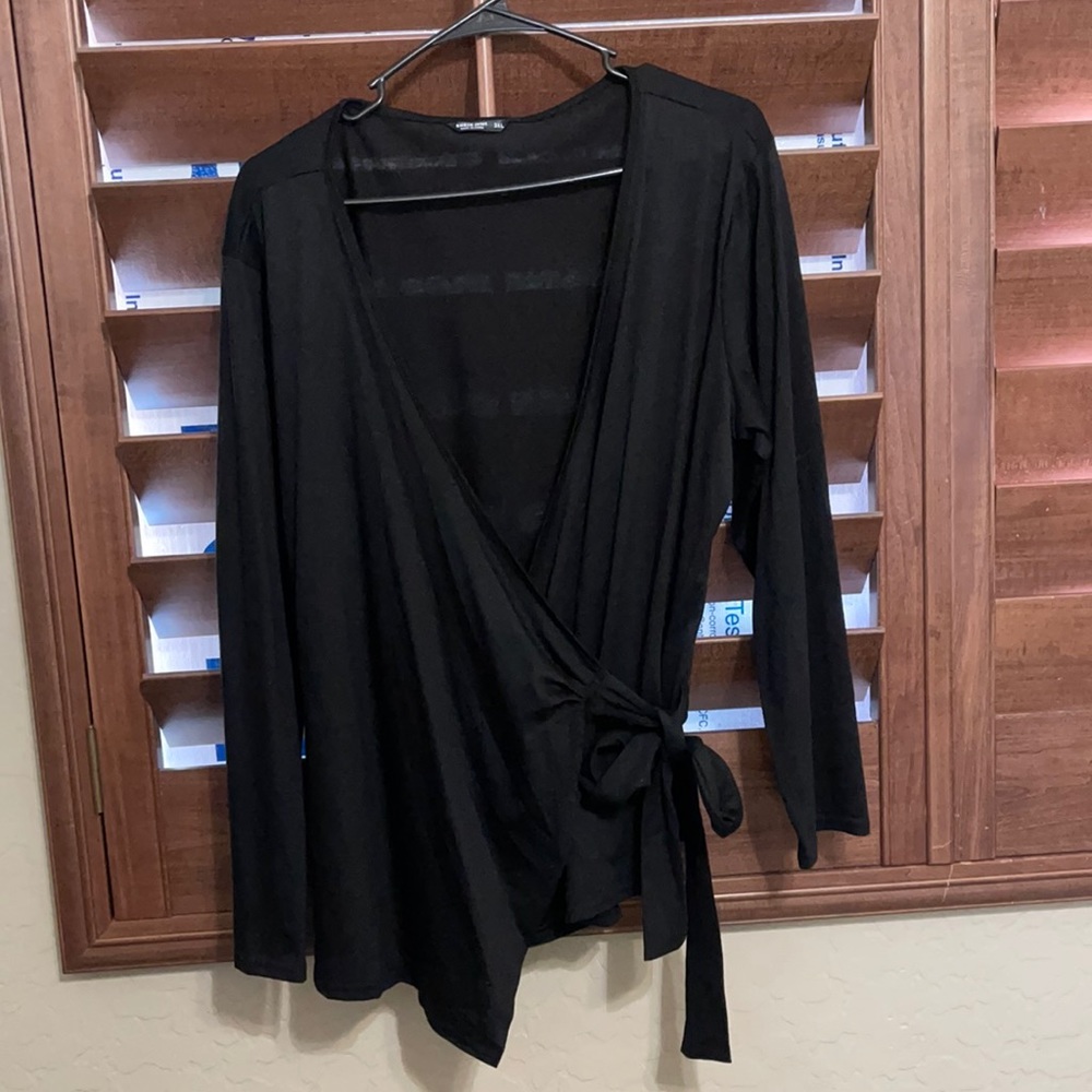 Black wrap long sleeve shirt